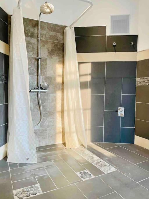 Castle View Living 1 - Best Apartment In Weilbourg Extérieur photo