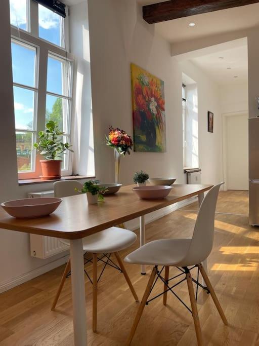 Castle View Living 1 - Best Apartment In Weilbourg Extérieur photo